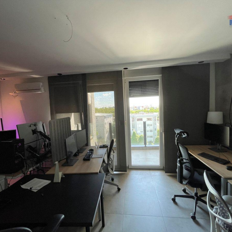 Lokal Izdavanje Novi Sad  68 m2