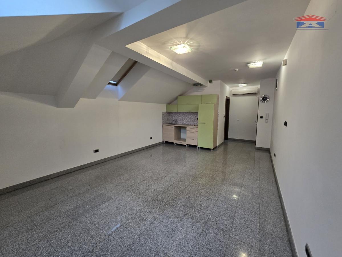 Lokal Izdavanje Novi Sad Lokal Izdavanje Novi Sad 32 m2