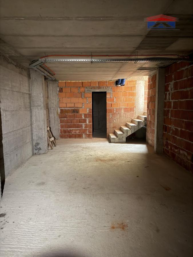 Lokal Izdavanje Novi Sad  220 m2