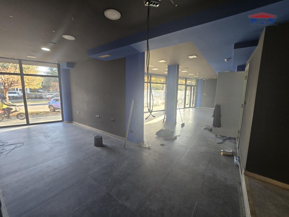 Lokal Prodaja Novi Sad  306 m2
