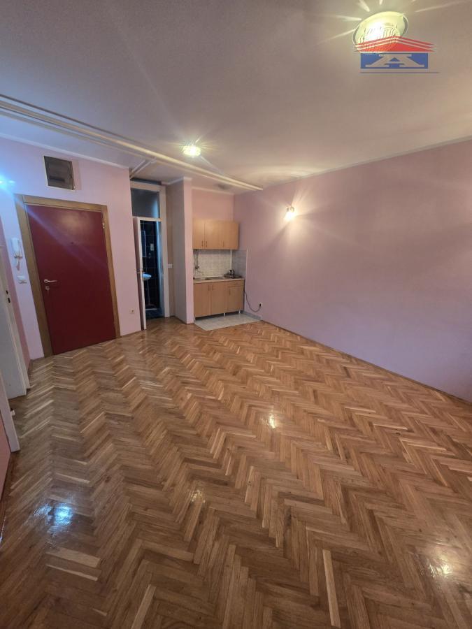 Lokal Izdavanje Novi Sad  40 m2