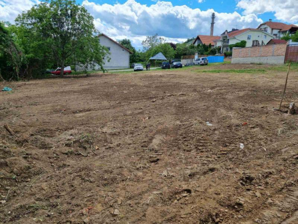 Plac Prodaja Novi Sad  1000 m2