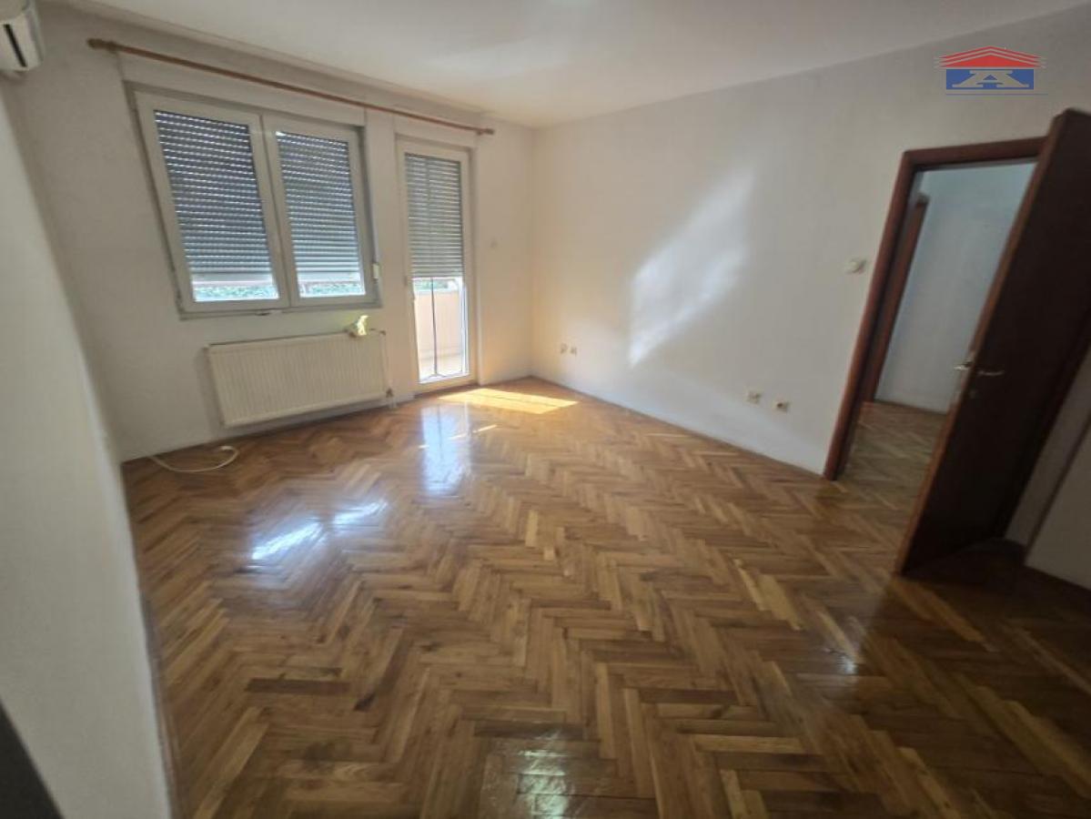 Stan Izdavanje Novi Sad  46 m2