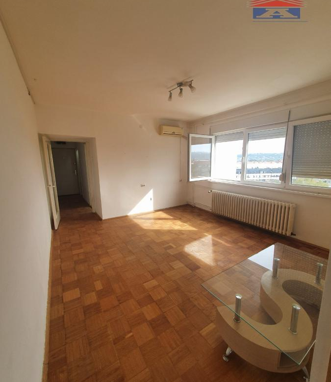 Lokal Izdavanje Novi Sad  68 m2