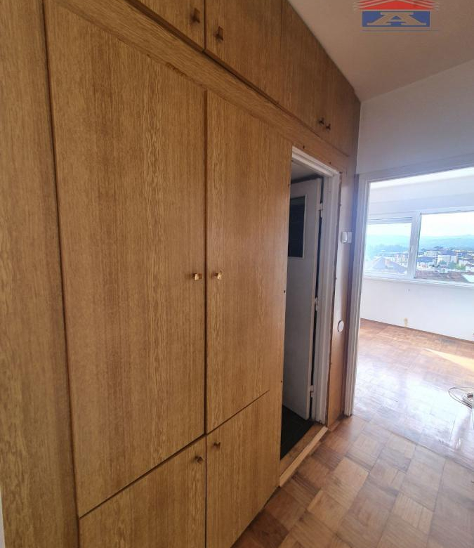 Lokal Izdavanje Novi Sad  68 m2