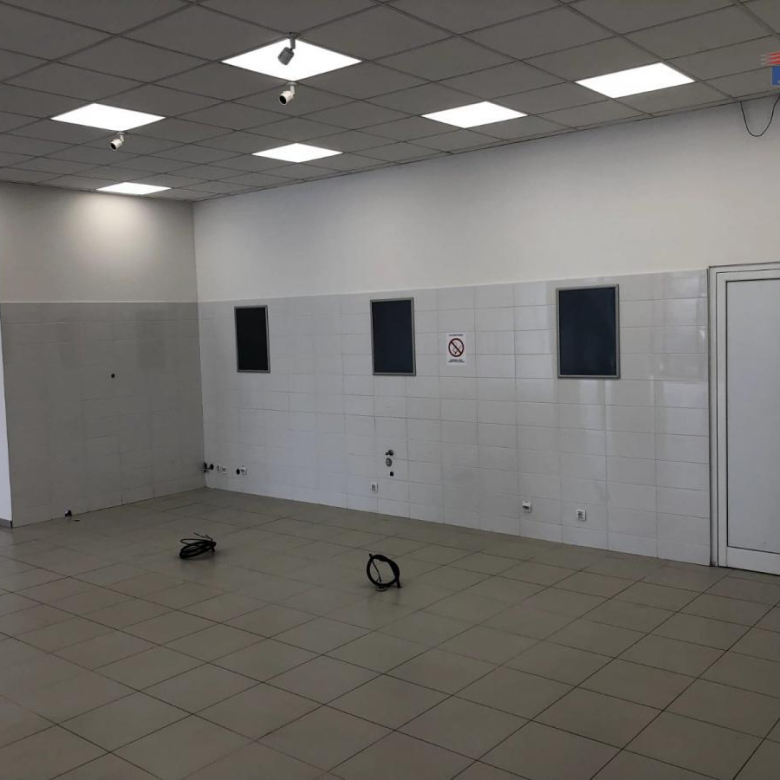 Lokal Izdavanje Novi Sad  331 m2