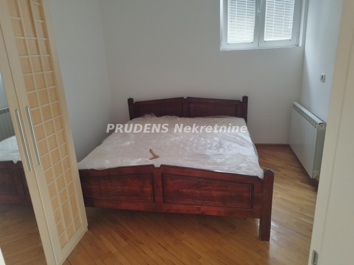 Stan Izdavanje Beograd  100 m2