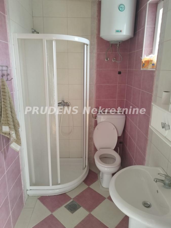 Stan Izdavanje Beograd  100 m2