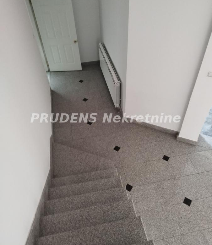 Stan Izdavanje Beograd  100 m2