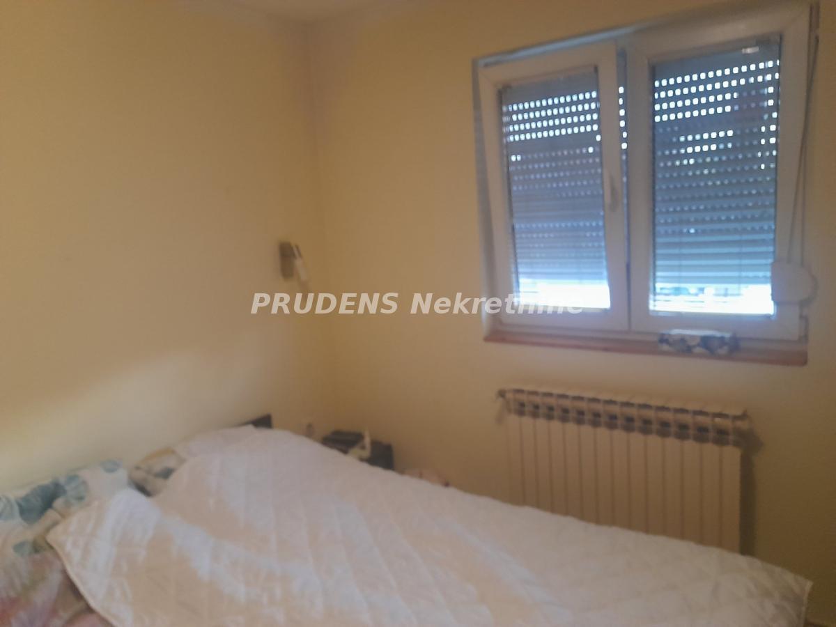 Kuća Prodaja Beograd  80 m2
