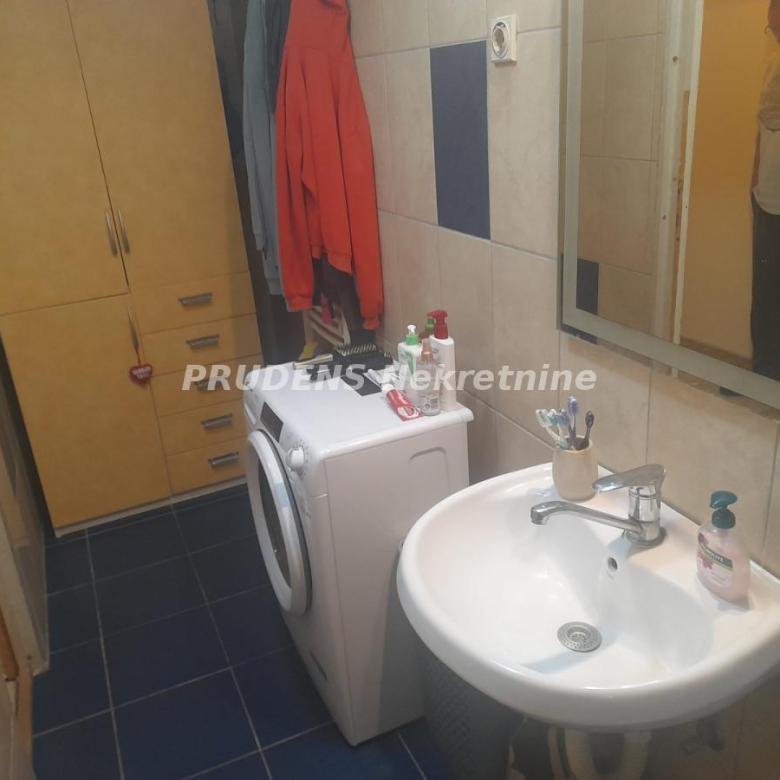 Kuća Prodaja Beograd  80 m2