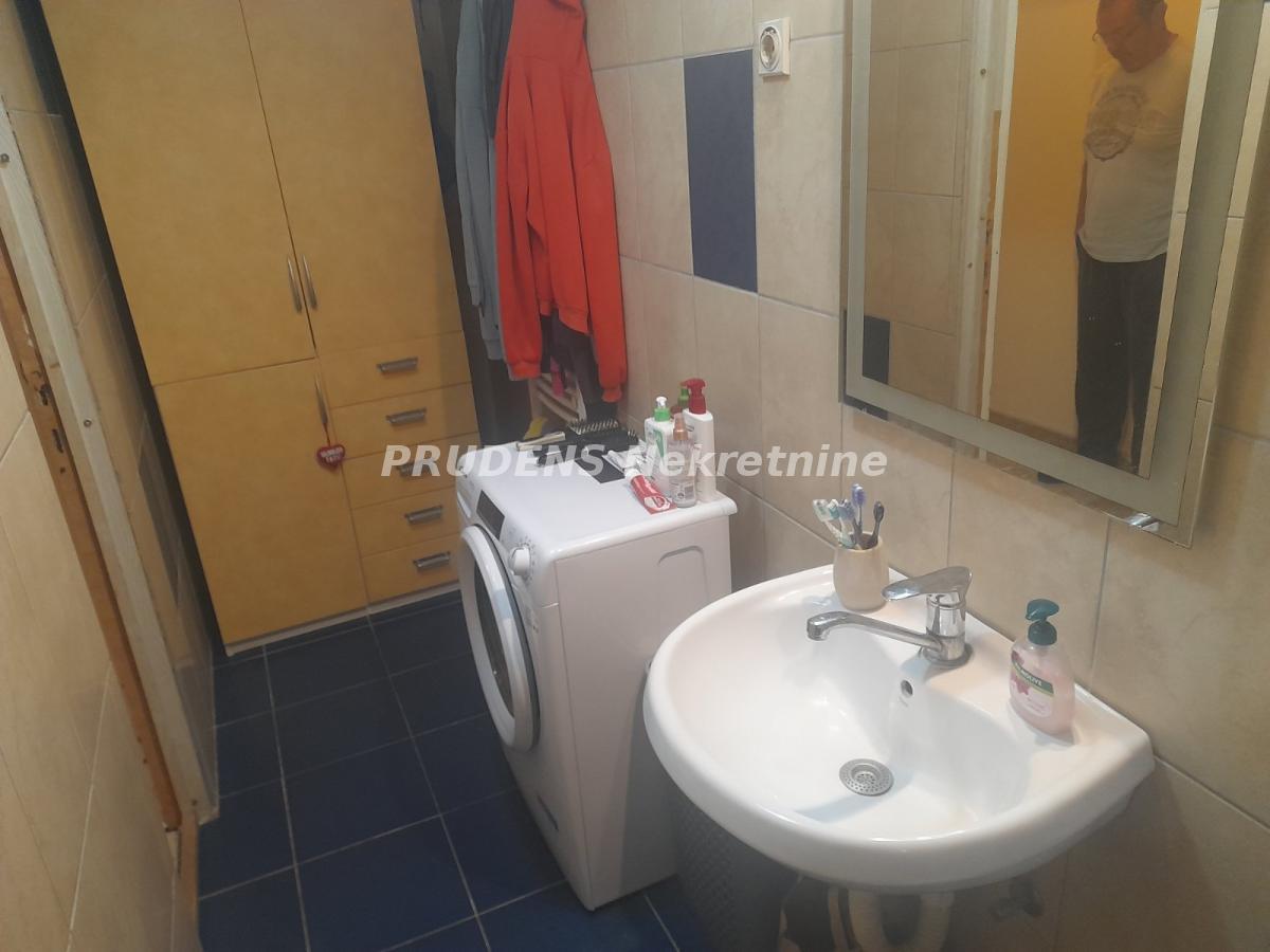 Kuća Prodaja Beograd  80 m2