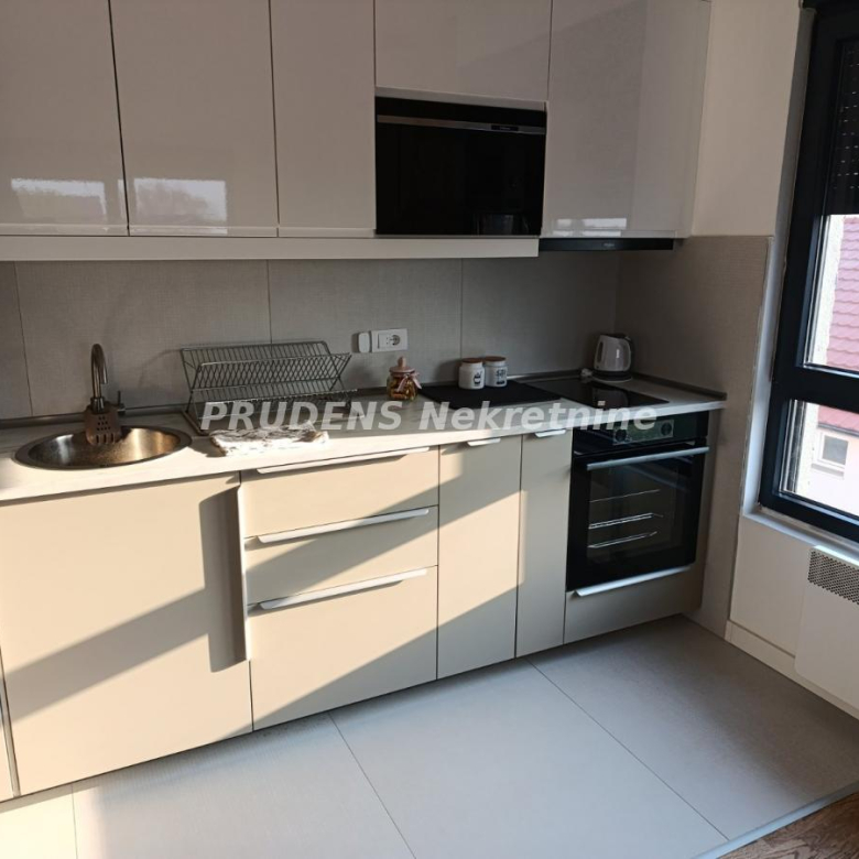 Stan Izdavanje Beograd  57 m2