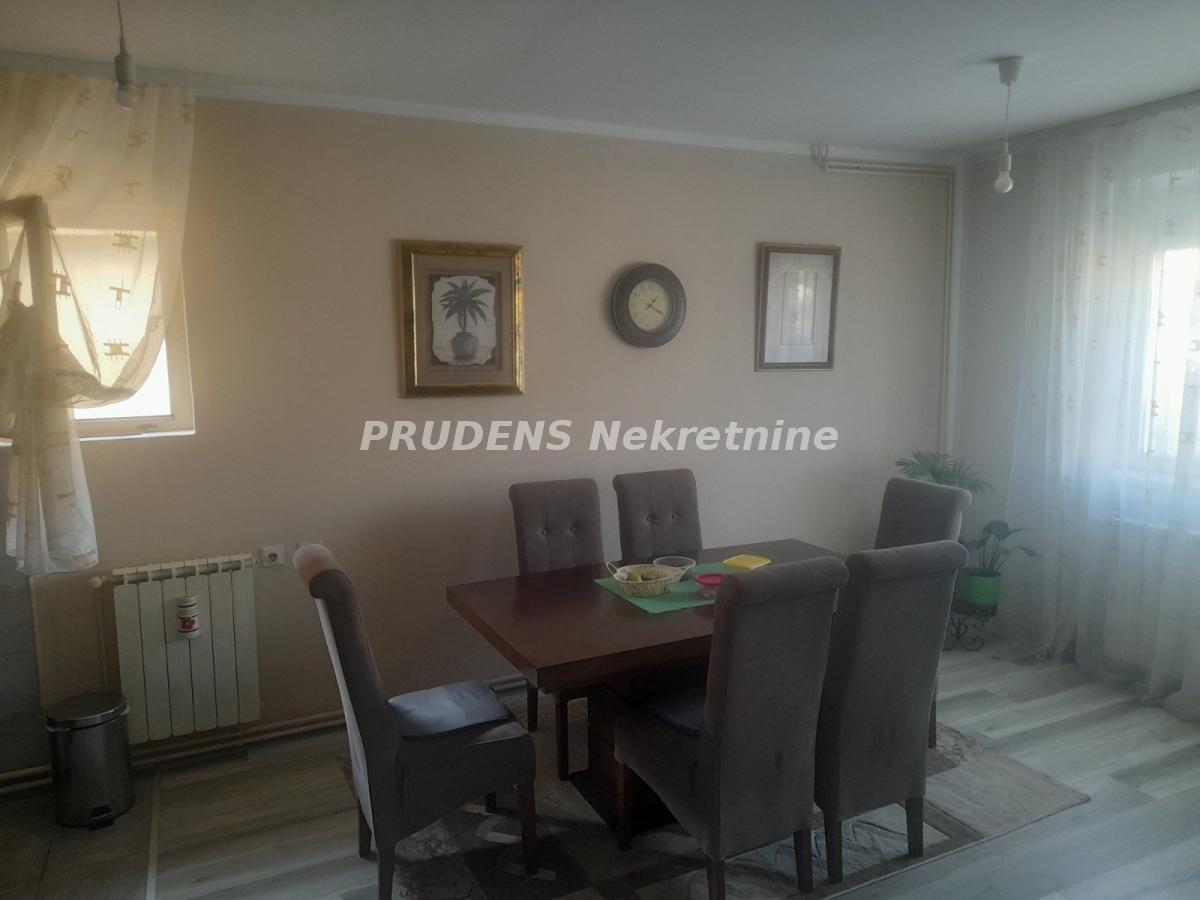 Kuća Prodaja Beograd Kuća Prodaja Beograd Dobanovci 165 m2