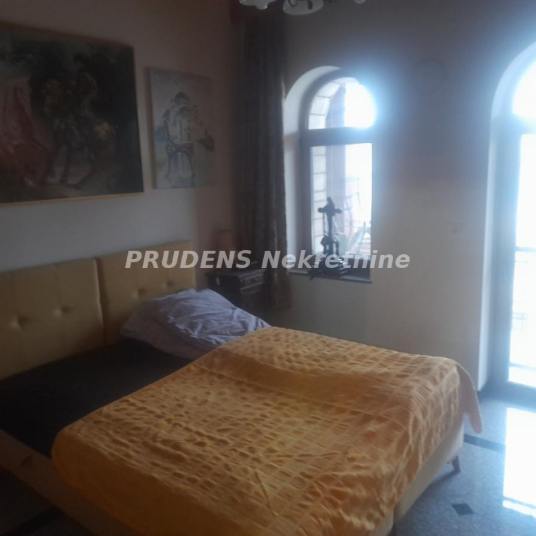 Kuća Prodaja Beograd  190 m2