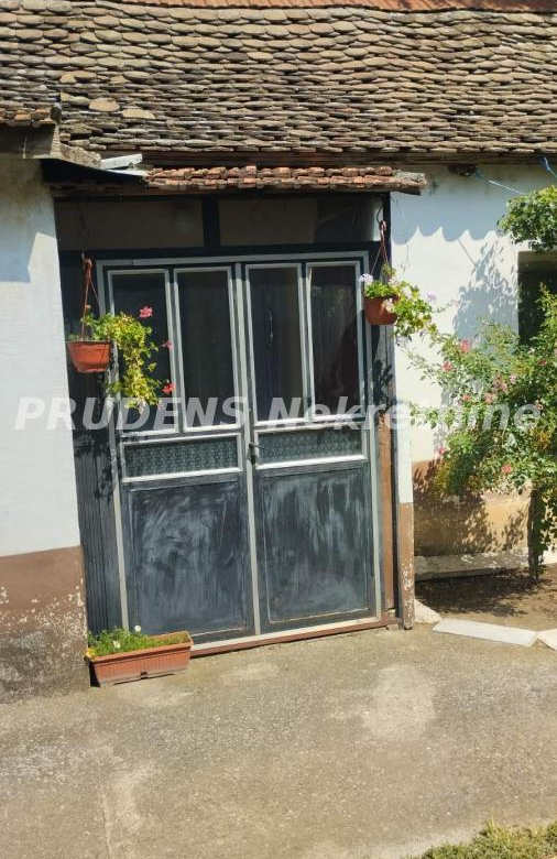 Kuća Prodaja Beograd Dobanovci 300 m2