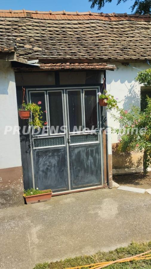 Kuća Prodaja Beograd Kuća Prodaja Beograd Dobanovci 300 m2