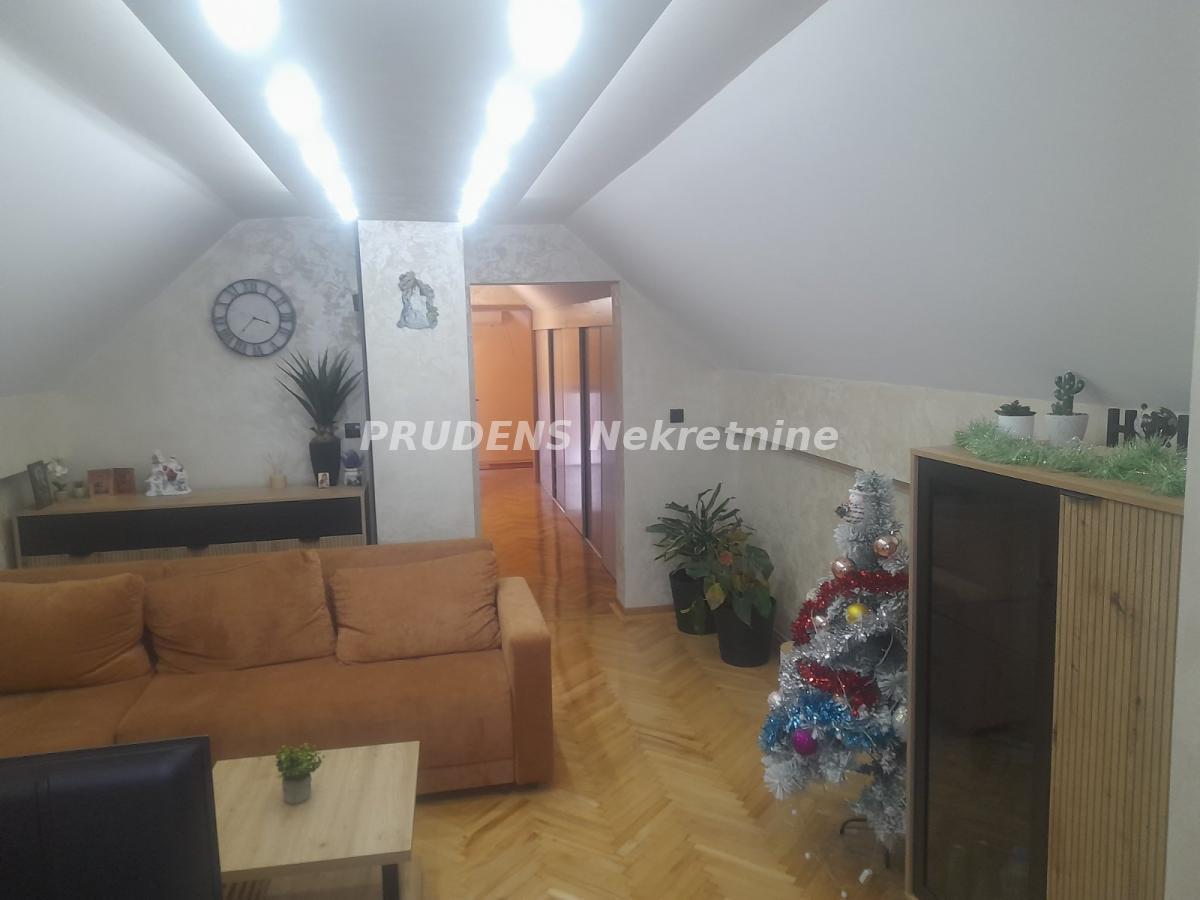 Kuća Prodaja Beograd  465 m2