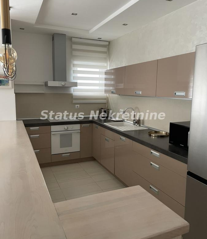 Stan Prodaja Novi Sad  105 m2