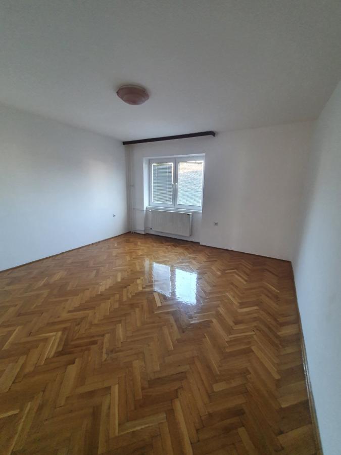 Lokal Izdavanje Novi Sad  362 m2