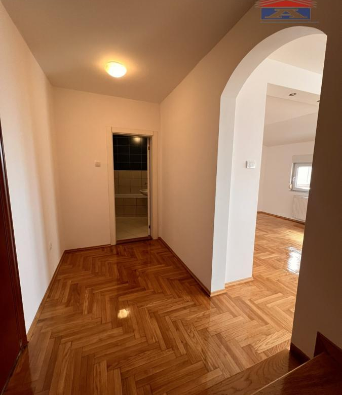 Stan Prodaja Novi Sad  117 m2