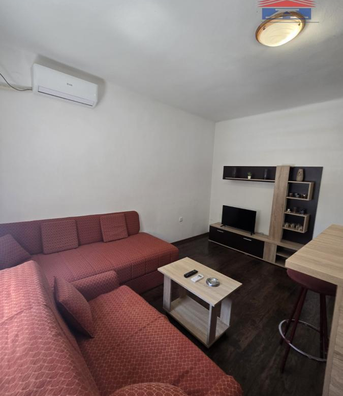 Stan Izdavanje Novi Sad  23 m2