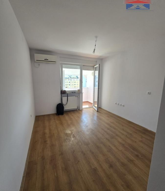 Lokal Izdavanje Novi Sad  78 m2