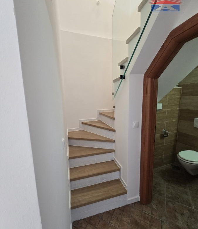 Lokal Izdavanje Novi Sad  78 m2