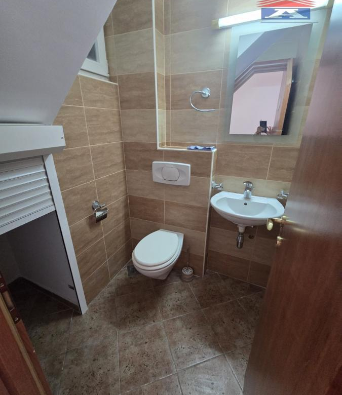 Lokal Izdavanje Novi Sad  78 m2