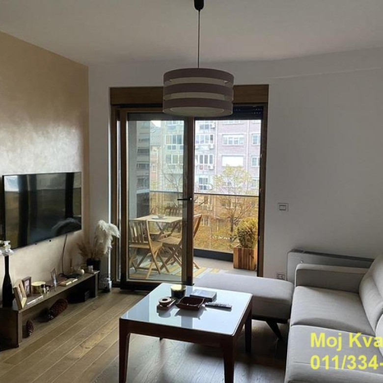Stan Izdavanje Beograd Južni Bulevar 42 m2