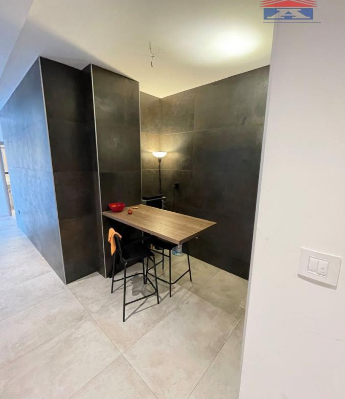 Lokal Izdavanje Novi Sad  68 m2