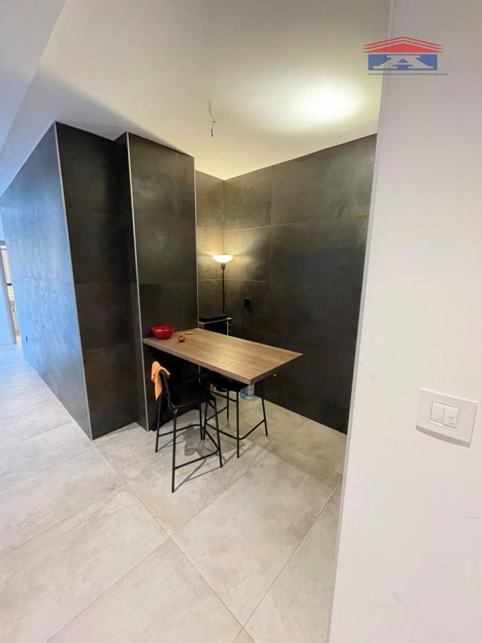 Lokal Izdavanje Novi Sad  68 m2
