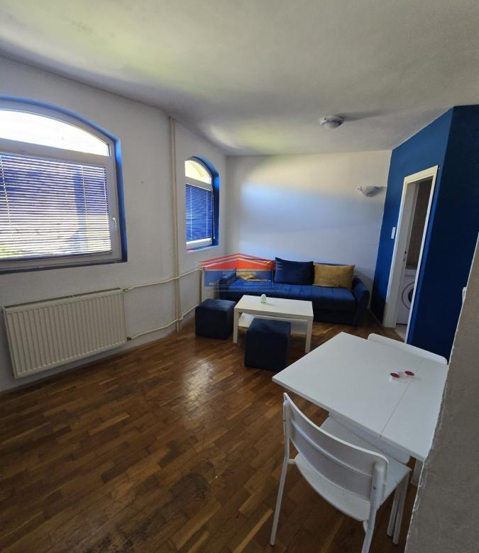 Stan Izdavanje Novi Sad  25 m2