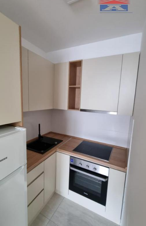 Stan Izdavanje Novi Sad  28 m2