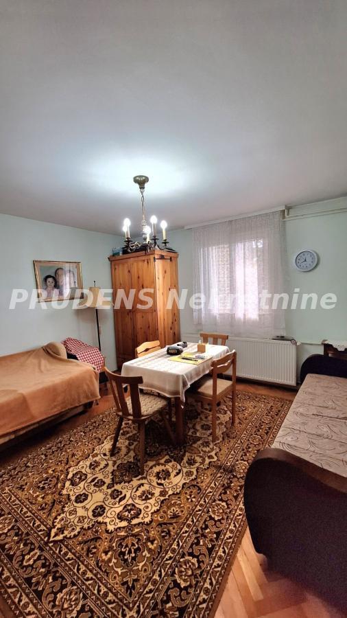 Kuća Prodaja Beograd  333 m2