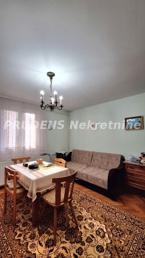 Kuća Prodaja Beograd  333 m2