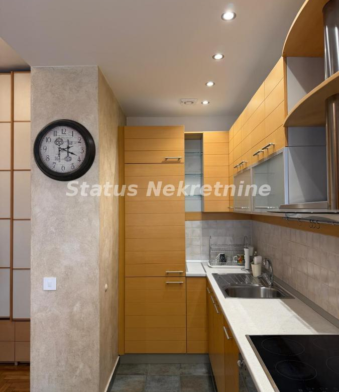 Stan Izdavanje Novi Sad  64 m2