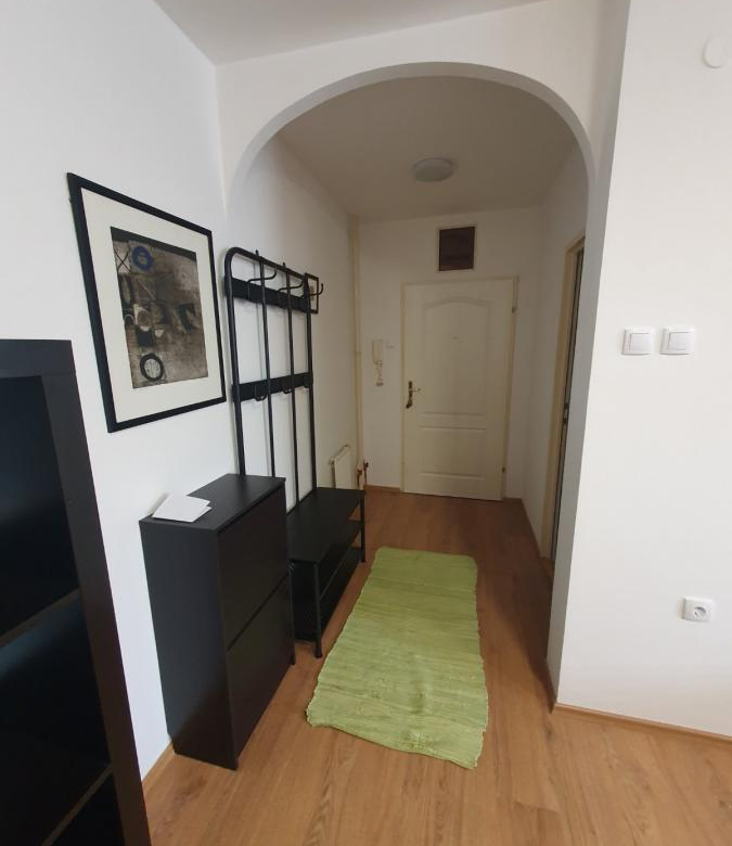 Garaža Izdavanje Beograd Crveni Krst 11 m2