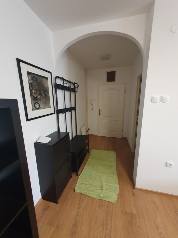 Garaža Izdavanje Beograd Garaža Izdavanje Beograd Crveni Krst 11 m2