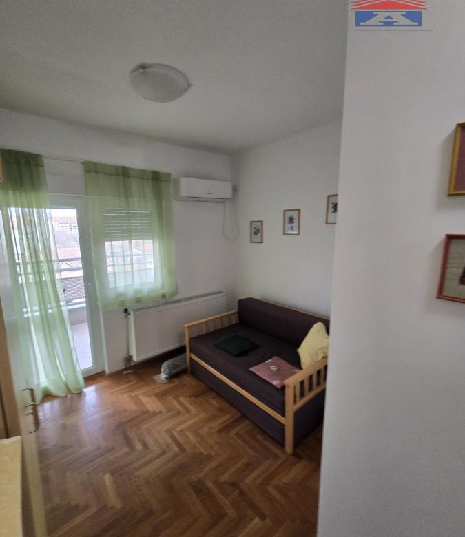 Stan Izdavanje Novi Sad  25 m2