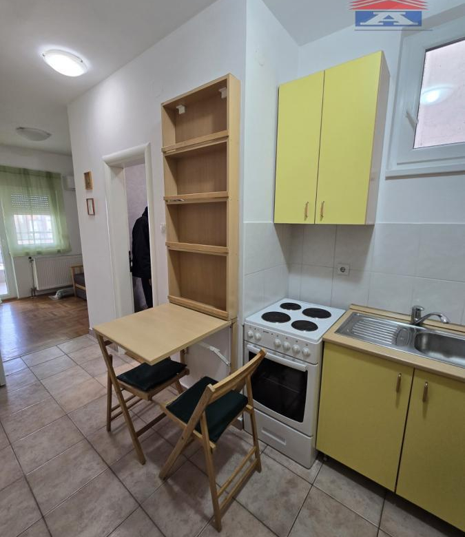 Stan Izdavanje Novi Sad  25 m2