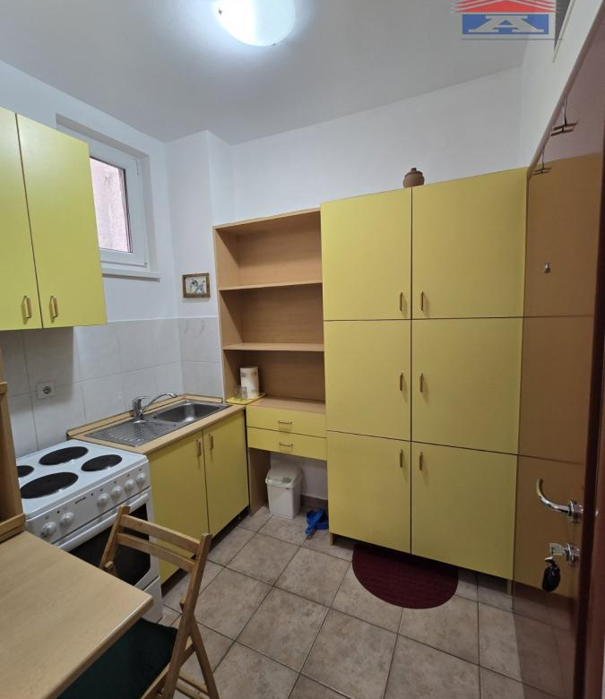Stan Izdavanje Novi Sad  25 m2