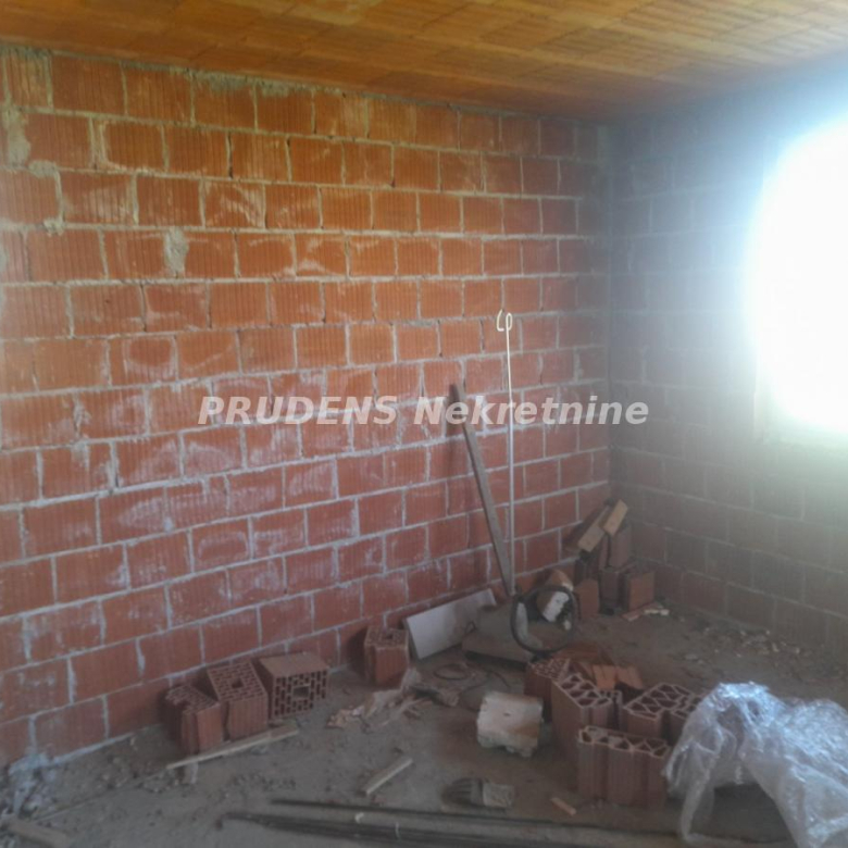 Kuća Prodaja Beograd  102 m2