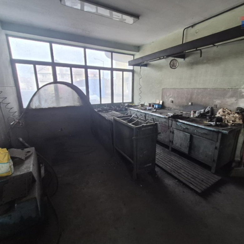 Lokal Izdavanje Novi Sad  129 m2