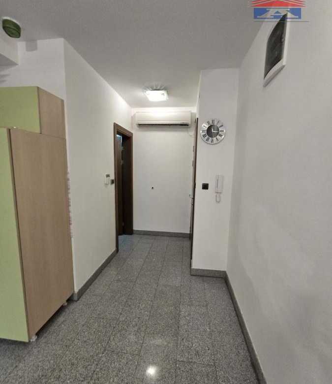 Lokal Izdavanje Novi Sad  32 m2