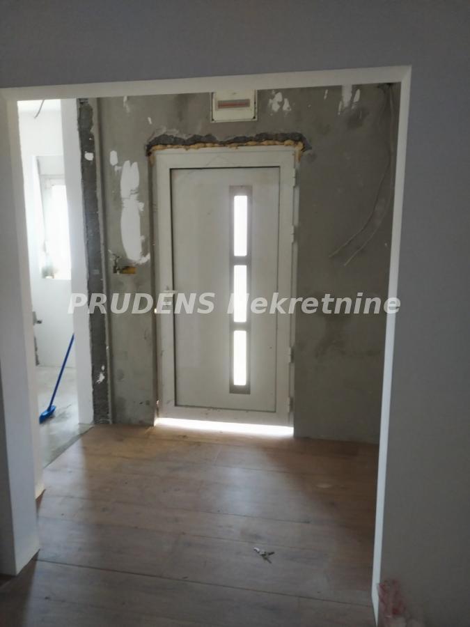Kuća Prodaja Beograd  281 m2