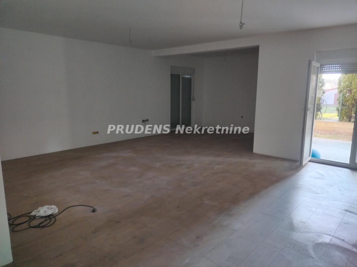 Kuća Prodaja Beograd  281 m2