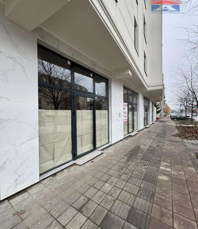 Lokal Izdavanje Novi Sad  220 m2