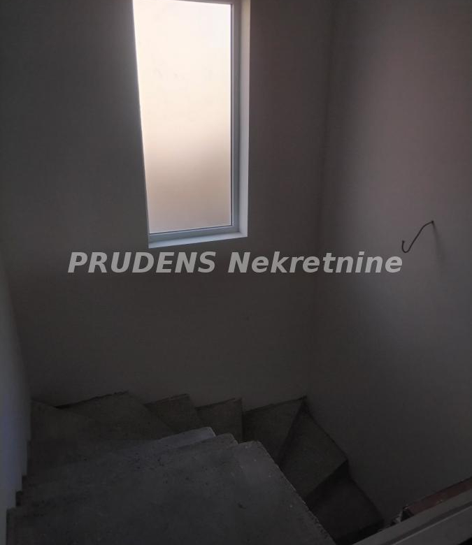 Kuća Prodaja Beograd  281 m2