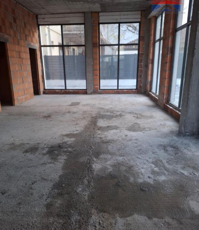Lokal Izdavanje Novi Sad  220 m2